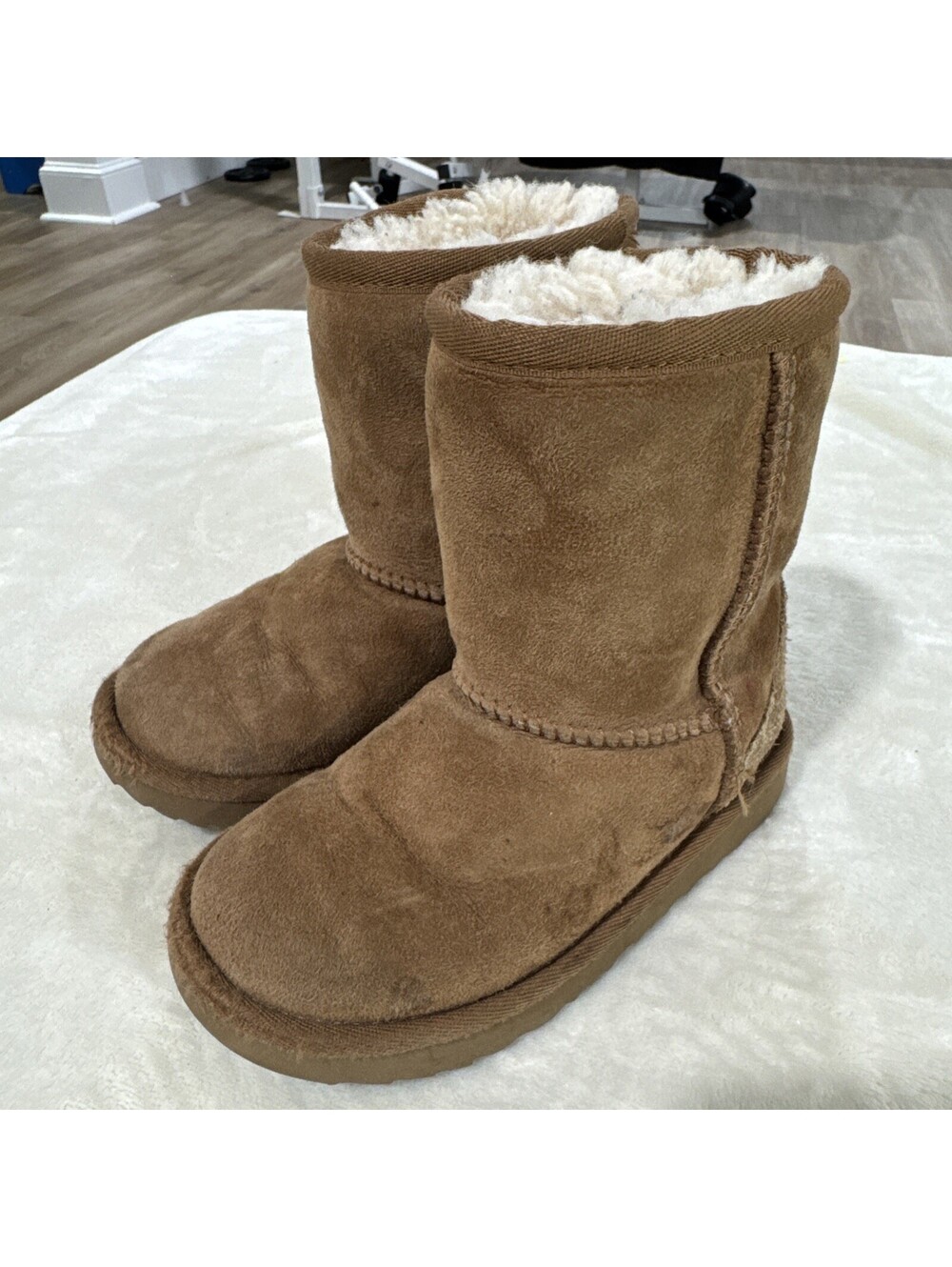 UGG Kids Toddler Classic II Boots Chestnut 1017703T Size 10 Clean Home COMFY